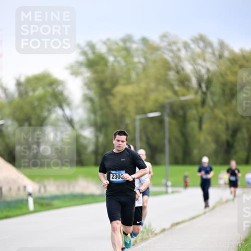07.04.2024 - 43. Internationalen Wilhelmsburger Insellauf Dr. Thomas Lammeyer http://msf.ph/oto/6046385 07.04.2024 11:07:07 Laufen 2303 meine-sportfotos.de
