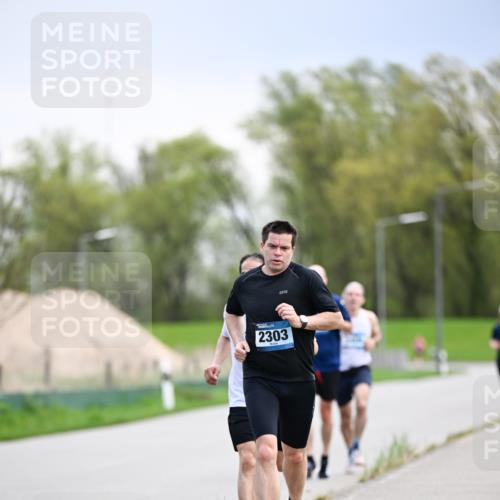 07.04.2024 - 43. Internationalen Wilhelmsburger Insellauf Dr. Thomas Lammeyer http://msf.ph/oto/6046405 07.04.2024 11:07:09 Laufen 2303 meine-sportfotos.de