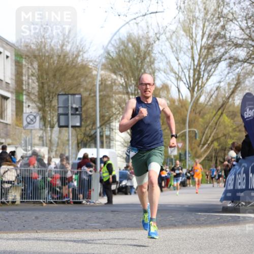 07.04.2024 - 43. Internationalen Wilhelmsburger Insellauf Strokosch-Dieckow http://msf.ph/oto/6046407 07.04.2024 11:21:15 Ziel 2475, 3254 meine-sportfotos.de