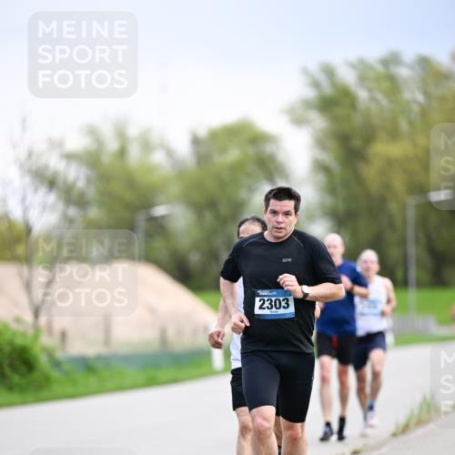 07.04.2024 - 43. Internationalen Wilhelmsburger Insellauf Dr. Thomas Lammeyer http://msf.ph/oto/6046416 07.04.2024 11:07:09 Laufen 2303 meine-sportfotos.de