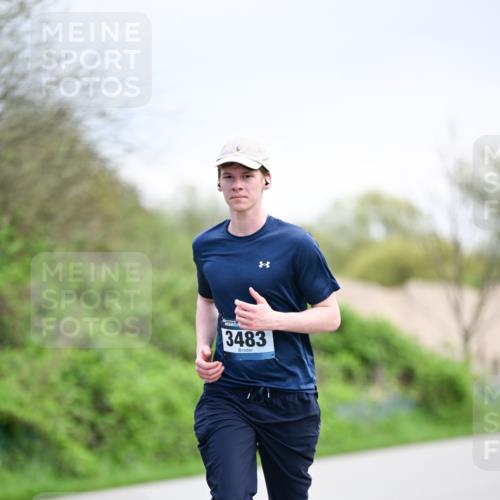 07.04.2024 - 43. Internationalen Wilhelmsburger Insellauf Dr. Thomas Lammeyer http://msf.ph/oto/6046493 07.04.2024 11:07:26 Laufen 3483 meine-sportfotos.de