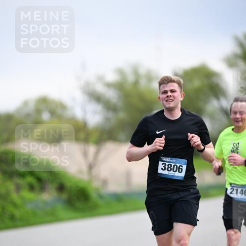 07.04.2024 - 43. Internationalen Wilhelmsburger Insellauf Dr. Thomas Lammeyer http://msf.ph/oto/6046505 07.04.2024 11:07:27 Laufen 3806, 2146 meine-sportfotos.de