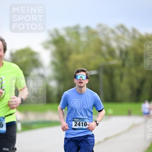 07.04.2024 - 43. Internationalen Wilhelmsburger Insellauf Dr. Thomas Lammeyer http://msf.ph/oto/6046515 07.04.2024 11:07:29 Laufen 0, 6, 2410 meine-sportfotos.de