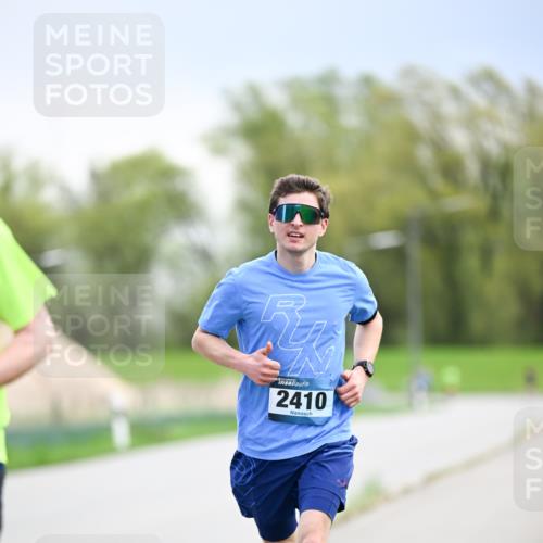 07.04.2024 - 43. Internationalen Wilhelmsburger Insellauf Dr. Thomas Lammeyer http://msf.ph/oto/6046525 07.04.2024 11:07:30 Laufen 2410 meine-sportfotos.de