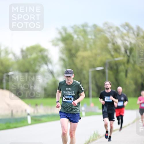 07.04.2024 - 43. Internationalen Wilhelmsburger Insellauf Dr. Thomas Lammeyer http://msf.ph/oto/6046627 07.04.2024 11:08:00 Laufen 2066 meine-sportfotos.de