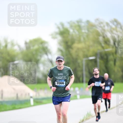 07.04.2024 - 43. Internationalen Wilhelmsburger Insellauf Dr. Thomas Lammeyer http://msf.ph/oto/6046633 07.04.2024 11:08:01 Laufen 2066 meine-sportfotos.de