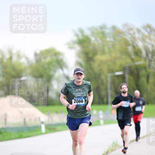 07.04.2024 - 43. Internationalen Wilhelmsburger Insellauf Dr. Thomas Lammeyer http://msf.ph/oto/6046635 07.04.2024 11:08:01 Laufen 2066 meine-sportfotos.de