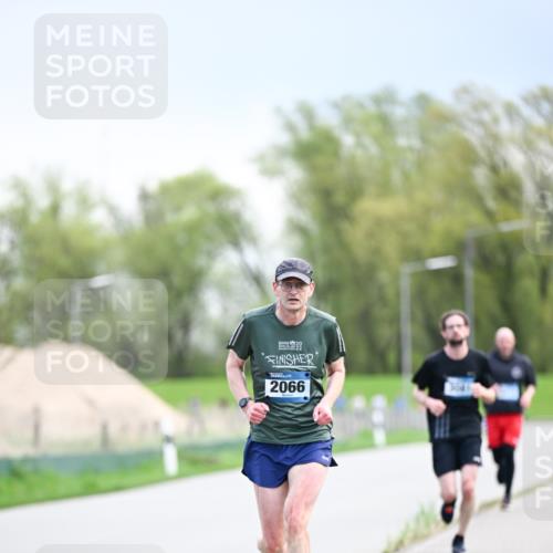 07.04.2024 - 43. Internationalen Wilhelmsburger Insellauf Dr. Thomas Lammeyer http://msf.ph/oto/6046637 07.04.2024 11:08:01 Laufen 2066 meine-sportfotos.de