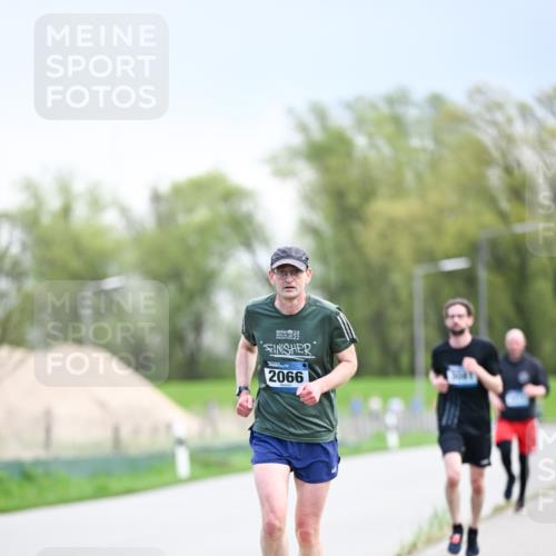 07.04.2024 - 43. Internationalen Wilhelmsburger Insellauf Dr. Thomas Lammeyer http://msf.ph/oto/6046639 07.04.2024 11:08:01 Laufen 2066 meine-sportfotos.de