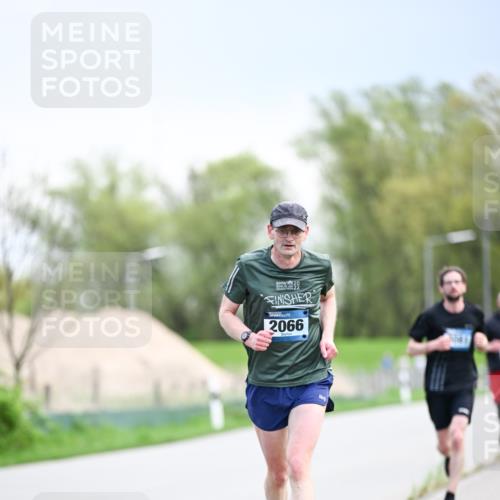 07.04.2024 - 43. Internationalen Wilhelmsburger Insellauf Dr. Thomas Lammeyer http://msf.ph/oto/6046648 07.04.2024 11:08:02 Laufen 20, 2066 meine-sportfotos.de