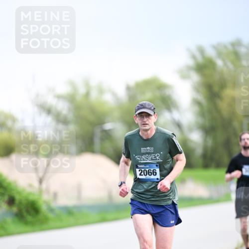 07.04.2024 - 43. Internationalen Wilhelmsburger Insellauf Dr. Thomas Lammeyer http://msf.ph/oto/6046657 07.04.2024 11:08:02 Laufen 20, 2066 meine-sportfotos.de