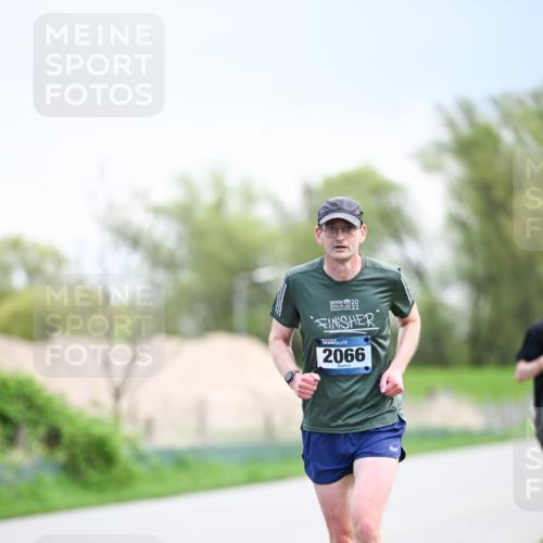 07.04.2024 - 43. Internationalen Wilhelmsburger Insellauf Dr. Thomas Lammeyer http://msf.ph/oto/6046659 07.04.2024 11:08:02 Laufen 2066 meine-sportfotos.de