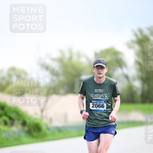 07.04.2024 - 43. Internationalen Wilhelmsburger Insellauf Dr. Thomas Lammeyer http://msf.ph/oto/6046663 07.04.2024 11:08:03 Laufen 20, 22, 2066 meine-sportfotos.de