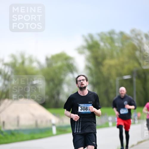 07.04.2024 - 43. Internationalen Wilhelmsburger Insellauf Dr. Thomas Lammeyer http://msf.ph/oto/6046679 07.04.2024 11:08:05 Laufen 3081 meine-sportfotos.de