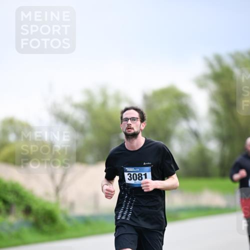07.04.2024 - 43. Internationalen Wilhelmsburger Insellauf Dr. Thomas Lammeyer http://msf.ph/oto/6046697 07.04.2024 11:08:06 Laufen 3081 meine-sportfotos.de