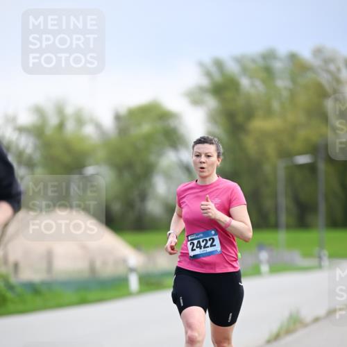 07.04.2024 - 43. Internationalen Wilhelmsburger Insellauf Dr. Thomas Lammeyer http://msf.ph/oto/6046744 07.04.2024 11:08:11 Laufen 2422 meine-sportfotos.de