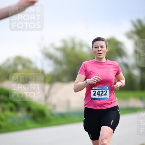 07.04.2024 - 43. Internationalen Wilhelmsburger Insellauf Dr. Thomas Lammeyer http://msf.ph/oto/6046763 07.04.2024 11:08:12 Laufen 2422 meine-sportfotos.de
