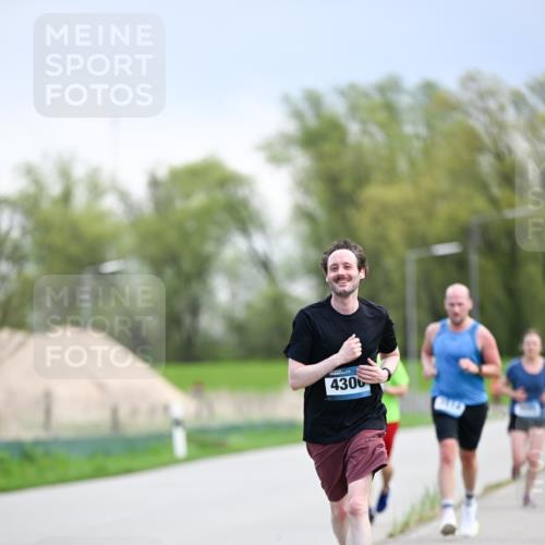 07.04.2024 - 43. Internationalen Wilhelmsburger Insellauf Dr. Thomas Lammeyer http://msf.ph/oto/6046769 07.04.2024 11:08:23 Laufen 4300 meine-sportfotos.de