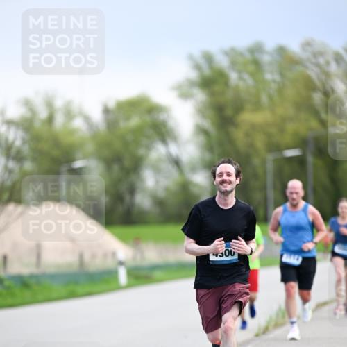 07.04.2024 - 43. Internationalen Wilhelmsburger Insellauf Dr. Thomas Lammeyer http://msf.ph/oto/6046771 07.04.2024 11:08:23 Laufen 300 meine-sportfotos.de