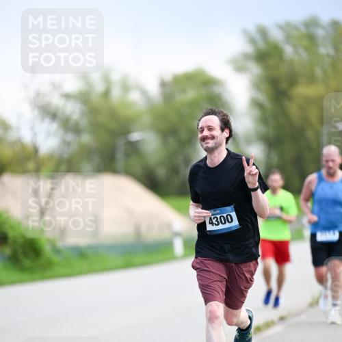 07.04.2024 - 43. Internationalen Wilhelmsburger Insellauf Dr. Thomas Lammeyer http://msf.ph/oto/6046789 07.04.2024 11:08:24 Laufen 4300 meine-sportfotos.de