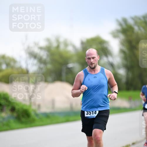 07.04.2024 - 43. Internationalen Wilhelmsburger Insellauf Dr. Thomas Lammeyer http://msf.ph/oto/6046825 07.04.2024 11:08:27 Laufen 3514 meine-sportfotos.de
