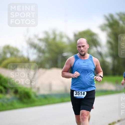 07.04.2024 - 43. Internationalen Wilhelmsburger Insellauf Dr. Thomas Lammeyer http://msf.ph/oto/6046827 07.04.2024 11:08:27 Laufen 3514 meine-sportfotos.de