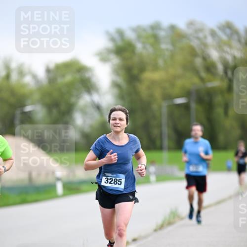 07.04.2024 - 43. Internationalen Wilhelmsburger Insellauf Dr. Thomas Lammeyer http://msf.ph/oto/6046843 07.04.2024 11:08:29 Laufen 3285 meine-sportfotos.de