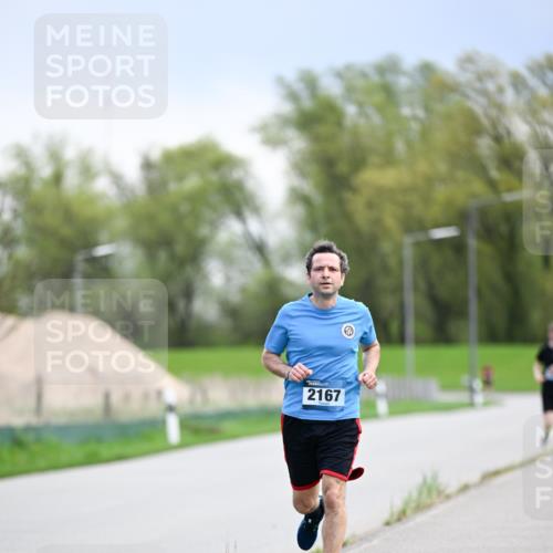 07.04.2024 - 43. Internationalen Wilhelmsburger Insellauf Dr. Thomas Lammeyer http://msf.ph/oto/6046872 07.04.2024 11:08:33 Laufen 2167 meine-sportfotos.de