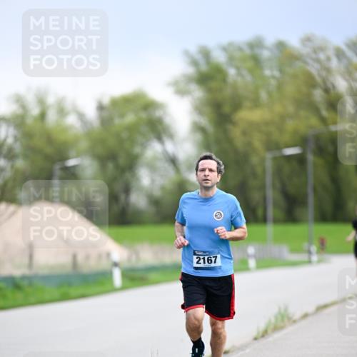 07.04.2024 - 43. Internationalen Wilhelmsburger Insellauf Dr. Thomas Lammeyer http://msf.ph/oto/6046875 07.04.2024 11:08:33 Laufen 2167 meine-sportfotos.de