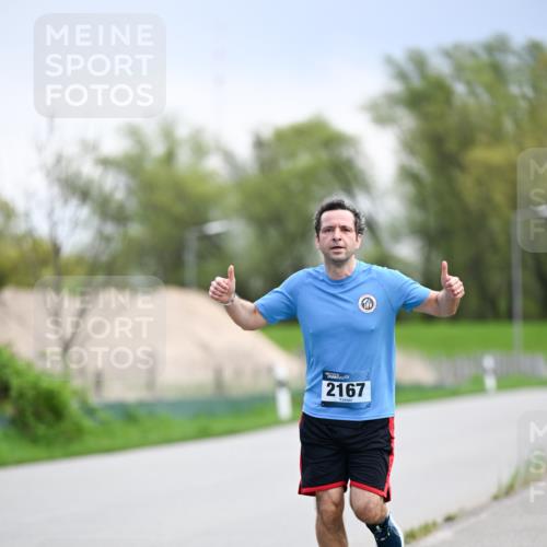 07.04.2024 - 43. Internationalen Wilhelmsburger Insellauf Dr. Thomas Lammeyer http://msf.ph/oto/6046890 07.04.2024 11:08:34 Laufen 2167 meine-sportfotos.de