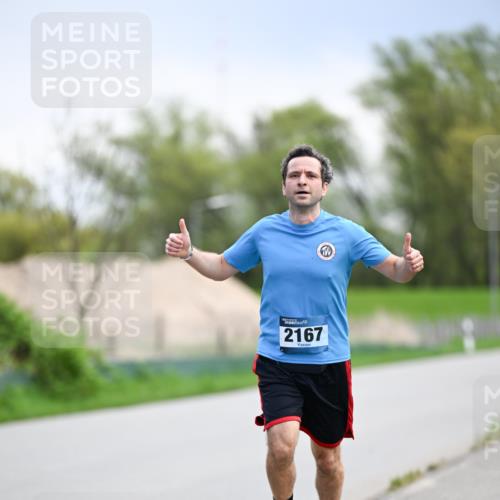 07.04.2024 - 43. Internationalen Wilhelmsburger Insellauf Dr. Thomas Lammeyer http://msf.ph/oto/6046897 07.04.2024 11:08:34 Laufen 2167 meine-sportfotos.de
