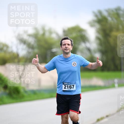07.04.2024 - 43. Internationalen Wilhelmsburger Insellauf Dr. Thomas Lammeyer http://msf.ph/oto/6046901 07.04.2024 11:08:35 Laufen 2167 meine-sportfotos.de