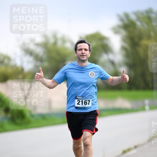 07.04.2024 - 43. Internationalen Wilhelmsburger Insellauf Dr. Thomas Lammeyer http://msf.ph/oto/6046903 07.04.2024 11:08:35 Laufen 2167 meine-sportfotos.de
