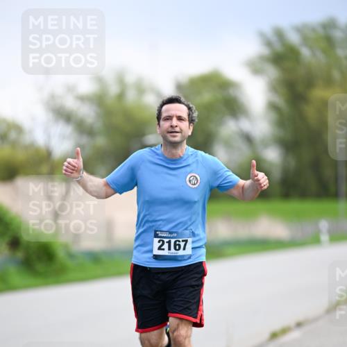 07.04.2024 - 43. Internationalen Wilhelmsburger Insellauf Dr. Thomas Lammeyer http://msf.ph/oto/6046905 07.04.2024 11:08:35 Laufen 2167 meine-sportfotos.de