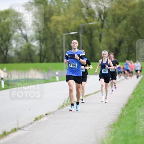 07.04.2024 - 43. Internationalen Wilhelmsburger Insellauf Dr. Thomas Lammeyer http://msf.ph/oto/6046909 07.04.2024 11:08:39 Laufen 2393, 942, 3429 meine-sportfotos.de