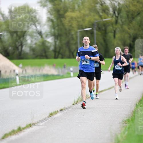 07.04.2024 - 43. Internationalen Wilhelmsburger Insellauf Dr. Thomas Lammeyer http://msf.ph/oto/6046911 07.04.2024 11:08:39 Laufen 2393, 942, 3429 meine-sportfotos.de