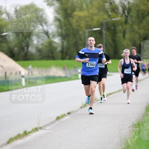 07.04.2024 - 43. Internationalen Wilhelmsburger Insellauf Dr. Thomas Lammeyer http://msf.ph/oto/6046918 07.04.2024 11:08:39 Laufen 2393, 3942, 3429 meine-sportfotos.de