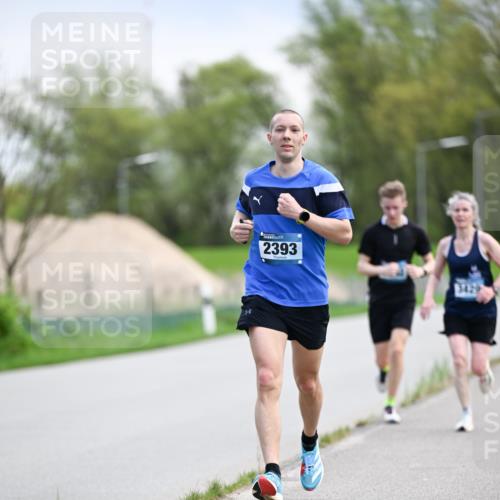 07.04.2024 - 43. Internationalen Wilhelmsburger Insellauf Dr. Thomas Lammeyer http://msf.ph/oto/6046932 07.04.2024 11:08:42 Laufen 2393 meine-sportfotos.de
