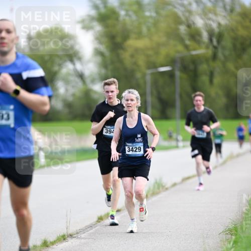 07.04.2024 - 43. Internationalen Wilhelmsburger Insellauf Dr. Thomas Lammeyer http://msf.ph/oto/6046945 07.04.2024 11:08:43 Laufen 93, 394, 3429 meine-sportfotos.de