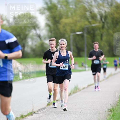 07.04.2024 - 43. Internationalen Wilhelmsburger Insellauf Dr. Thomas Lammeyer http://msf.ph/oto/6046948 07.04.2024 11:08:43 Laufen 39, 3429 meine-sportfotos.de