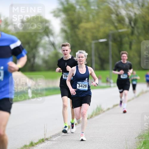 07.04.2024 - 43. Internationalen Wilhelmsburger Insellauf Dr. Thomas Lammeyer http://msf.ph/oto/6046950 07.04.2024 11:08:43 Laufen 39, 3429 meine-sportfotos.de