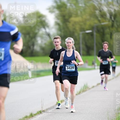 07.04.2024 - 43. Internationalen Wilhelmsburger Insellauf Dr. Thomas Lammeyer http://msf.ph/oto/6046952 07.04.2024 11:08:44 Laufen 39, 3429 meine-sportfotos.de
