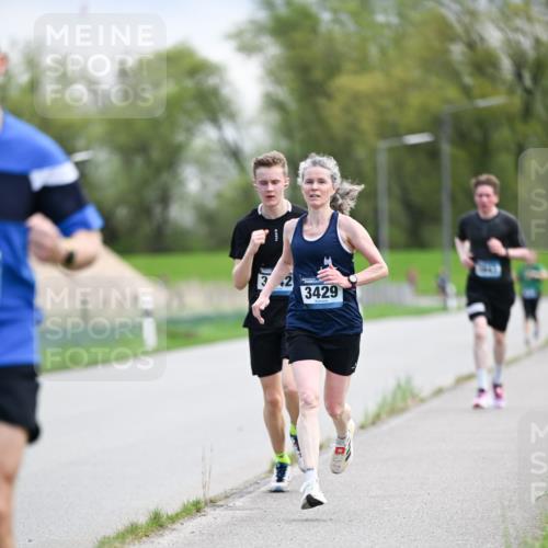 07.04.2024 - 43. Internationalen Wilhelmsburger Insellauf Dr. Thomas Lammeyer http://msf.ph/oto/6046954 07.04.2024 11:08:44 Laufen 3, 3429 meine-sportfotos.de