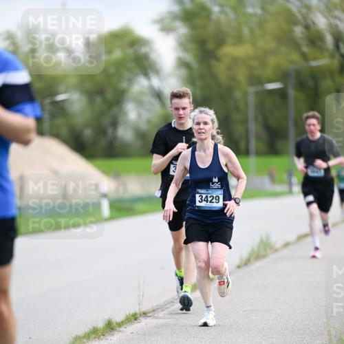 07.04.2024 - 43. Internationalen Wilhelmsburger Insellauf Dr. Thomas Lammeyer http://msf.ph/oto/6046956 07.04.2024 11:08:44 Laufen 3, 3429 meine-sportfotos.de