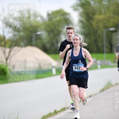 07.04.2024 - 43. Internationalen Wilhelmsburger Insellauf Dr. Thomas Lammeyer http://msf.ph/oto/6046967 07.04.2024 11:08:44 Laufen 342 meine-sportfotos.de
