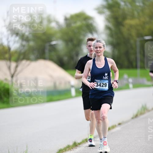 07.04.2024 - 43. Internationalen Wilhelmsburger Insellauf Dr. Thomas Lammeyer http://msf.ph/oto/6046969 07.04.2024 11:08:45 Laufen 3, 3429 meine-sportfotos.de