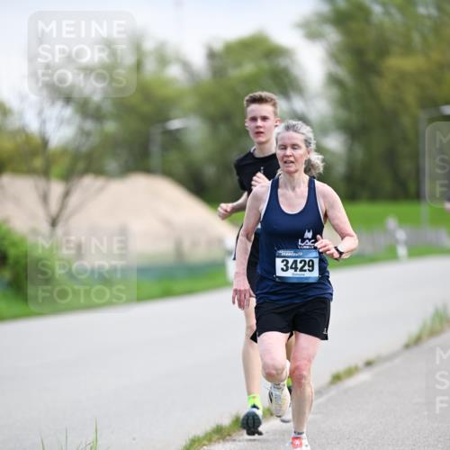 07.04.2024 - 43. Internationalen Wilhelmsburger Insellauf Dr. Thomas Lammeyer http://msf.ph/oto/6046973 07.04.2024 11:08:45 Laufen 3429 meine-sportfotos.de