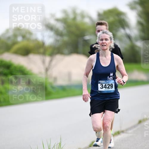 07.04.2024 - 43. Internationalen Wilhelmsburger Insellauf Dr. Thomas Lammeyer http://msf.ph/oto/6046983 07.04.2024 11:08:46 Laufen 3429 meine-sportfotos.de