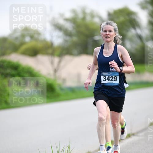 07.04.2024 - 43. Internationalen Wilhelmsburger Insellauf Dr. Thomas Lammeyer http://msf.ph/oto/6046985 07.04.2024 11:08:46 Laufen 43, 3429 meine-sportfotos.de
