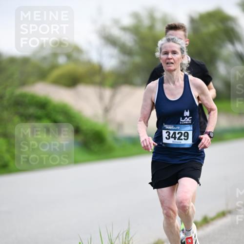 07.04.2024 - 43. Internationalen Wilhelmsburger Insellauf Dr. Thomas Lammeyer http://msf.ph/oto/6046990 07.04.2024 11:08:46 Laufen 3429 meine-sportfotos.de